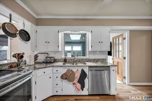 304 Huntington Rd, Stratford, CT 06614 - Photo 12