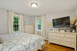 217 Macon Dr, Bridgeport, CT 06606 - Photo 8