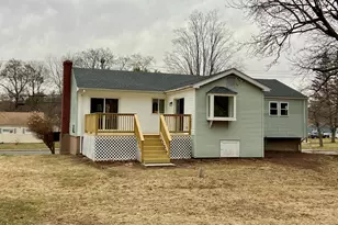 52 Lawton Rd, Manchester, CT 06042 - Photo 2