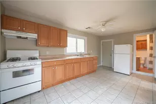 762 State St, New Haven, CT 06511 - Photo 2