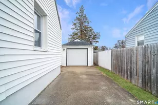 484 Reitter St W, Stratford, CT 06614 - Photo 32