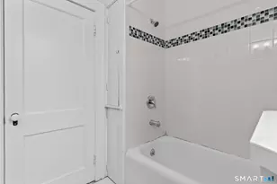 219-221 Jordan Ln, Wethersfield, CT 06109 - Photo 4