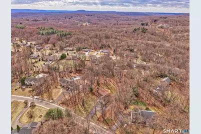 4 Alison Court, Prospect, CT 06712 - Photo 2