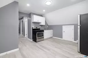 63 W Liberty St, Waterbury, CT 06706 - Photo 14