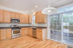 92 Woodcrest Ln, Danbury, CT 06810 - Photo 10