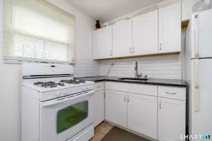 22 Courtland Ave, Stamford, CT 06902 - Photo 8