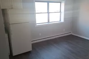 217 Hollister Ave, Bridgeport, CT 06607 - Photo 4