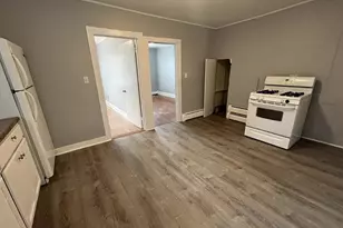 22 Green St, Middletown, CT 06457 - Photo 2