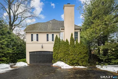 28 East Maple Street #28, New Canaan, CT 06840 - Photo 2