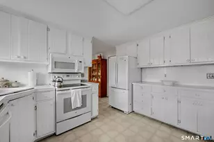 3 Cotswold Way, Avon, CT 06001 - Photo 6