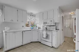 3 Cotswold Way, Avon, CT 06001 - Photo 4