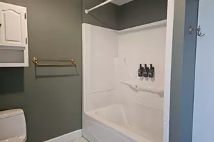 932 Saybrook Rd, Middletown, CT 06457 - Photo 18