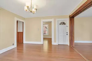 29 Fairview St, West Hartford, CT 06119 - Photo 10