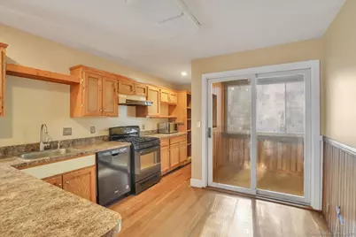 29 Fairview Street #1st Floor, West Hartford, CT 06119 - Photo 4