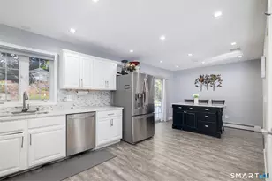 76 Kenmore Ave, Waterbury, CT 06708 - Photo 6