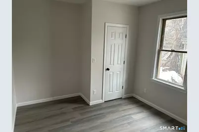 88 Waldorf Avenue, Bridgeport, CT 06605 - Photo 10