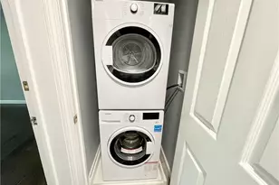 35 Seaside Ave, Stamford, CT 06902 - Photo 18