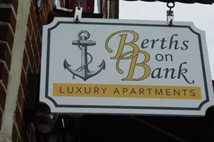 153 Bank St, New London, CT 06320 - Photo 1