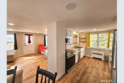 895 Vauxhall St Extension, Waterford, CT 06385 - Photo 10