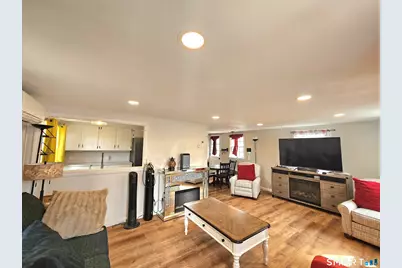 895 Vauxhall St Extension, Waterford, CT 06385 - Photo 4