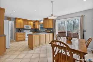 15 Farm Brook Ct, Hamden, CT 06514 - Photo 10