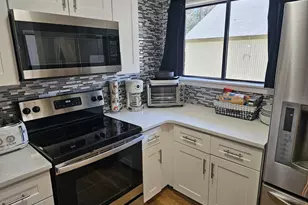 24 Fox Run, Woodbury, CT 06798 - Photo 4