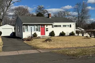 38 Greenhurst Ln, East Hartford, CT 06118 - Photo 2