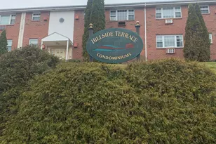 93 Sigwin Dr, Wallingford, CT 06492 - Photo 2