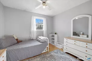 8 Manor Rd, Montville, CT 06370 - Photo 12