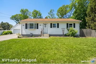 8 Manor Road, Montville, CT 06370 - Photo 1