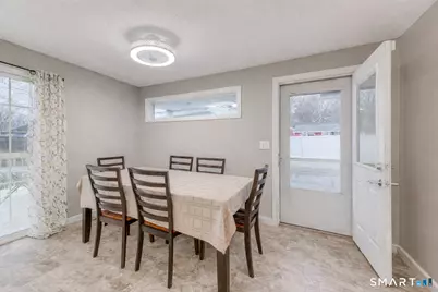 40 Cottage Grove Circle, Bloomfield, CT 06002 - Photo 8