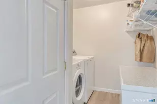 40 Cottage Grove Cir, Bloomfield, CT 06002 - Photo 6