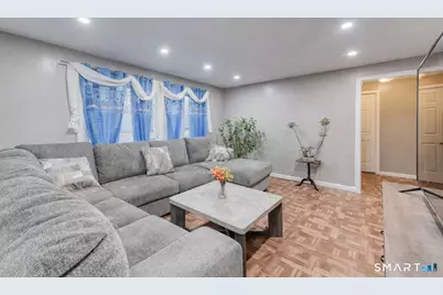 40 Cottage Grove Circle, Bloomfield, CT 06002 - Photo 2