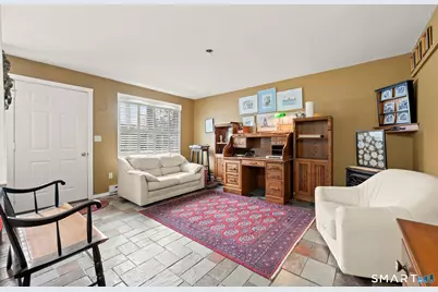 16 Crosswinds Lane, Waterbury, CT 06705 - Photo 2