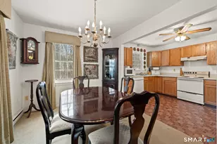 16 Crosswinds Ln, Waterbury, CT 06705 - Photo 10