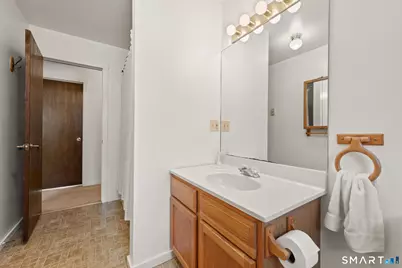 16 Crosswinds Lane, Waterbury, CT 06705 - Photo 6