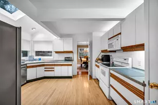 8 Ironwood Rd, West Hartford, CT 06117 - Photo 8