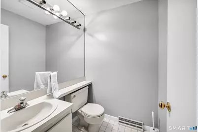 8 Ironwood Road, West Hartford, CT 06117 - Photo 32