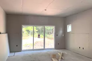 24 Village Cir, Guilford, CT 06437 - Photo 6