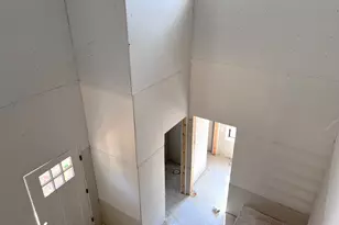 24 Village Cir, Guilford, CT 06437 - Photo 12