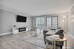 21 Hawthorn Ct, Cromwell, CT 06416 - Photo 1