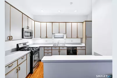 18 Fair Street #APT 5, Guilford, CT 06437 - Photo 14