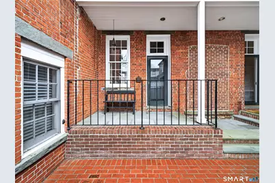 18 Fair Street #APT 5, Guilford, CT 06437 - Photo 2