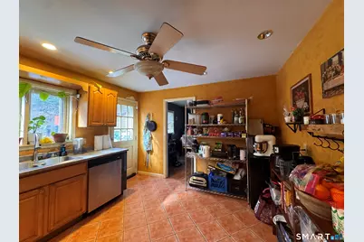 47 Juniper Ridge Drive, Waterbury, CT 06708 - Photo 4