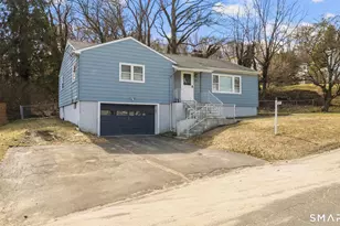 47 Juniper Ridge Dr, Waterbury, CT 06708 - Photo 2