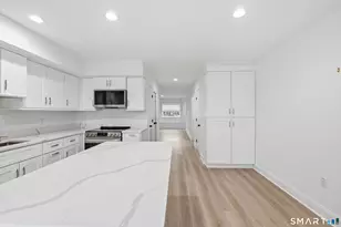 33 Main St, Meriden, CT 06451 - Photo 8