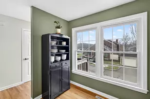 102 Foxbridge Village Rd, Branford, CT 06405 - Photo 8