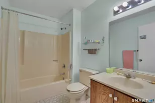 290 Treadwell St, Hamden, CT 06517 - Photo 8