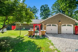 92 Kenmore Rd, Bloomfield, CT 06002 - Photo 30