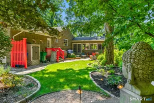 92 Kenmore Rd, Bloomfield, CT 06002 - Photo 24